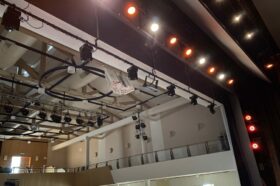 Feiner Lichttechnik erneuert Oberlicht in der Stadthalle Gernsheim