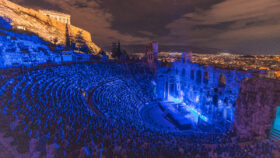 GLP: Asaf Avidan feiert Tour-Abschluss in antikem Theater in Athen